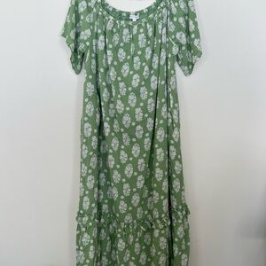 Nwt Crown And Ivy Linen Blend Sage Green  /white Floral House Dress Sz large